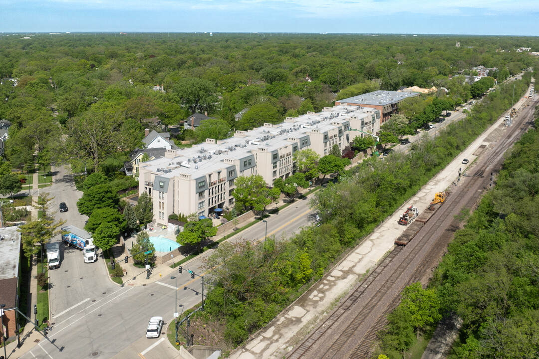 Winnetka Mews in Winnetka, IL - Foto de edificio