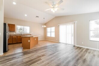 3034 W Melinda Ln in Phoenix, AZ - Foto de edificio - Building Photo