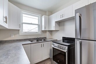 Lakeview Apartments in Regina, SK - Building Photo - Building Photo