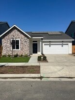 2496 W Claridge Way in Hanford, CA - Building Photo