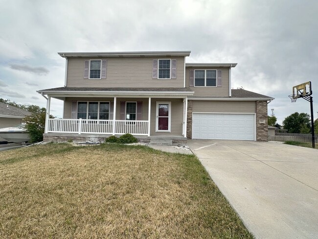 property at 8621 Lavender Cir