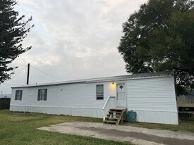 4100 Sherry St in Sulphur, LA - Building Photo