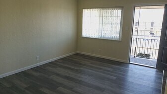 2507 Edison Ave in Sacramento, CA - Building Photo