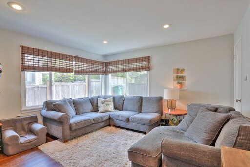 4202 4th Ave NW in Seattle, WA - Building Photo