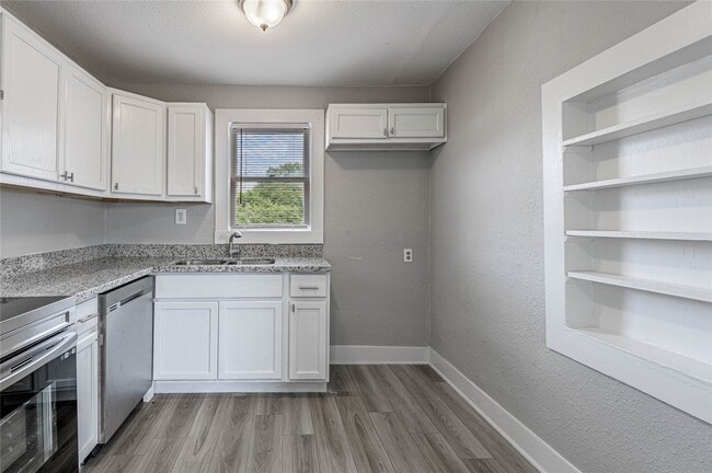 property at 200 W Caroline St