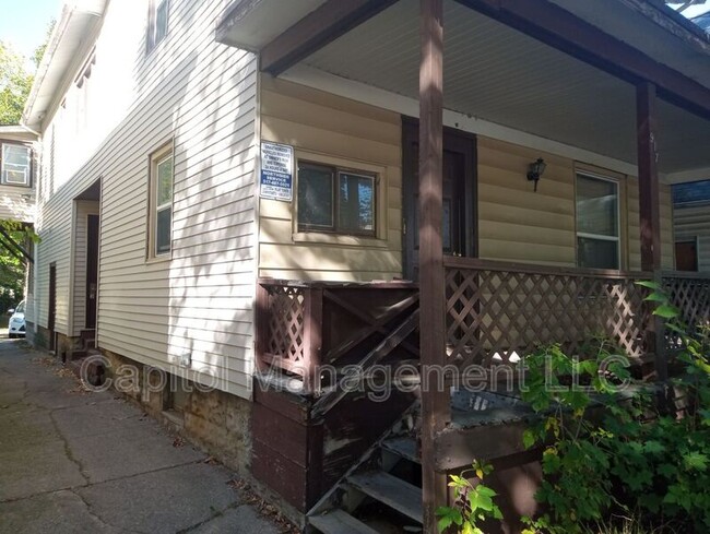 917 Seymour Ave in Lansing, MI - Building Photo - Building Photo