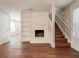 520 Pecan Acres Ct in Arlington, TX - Building Photo