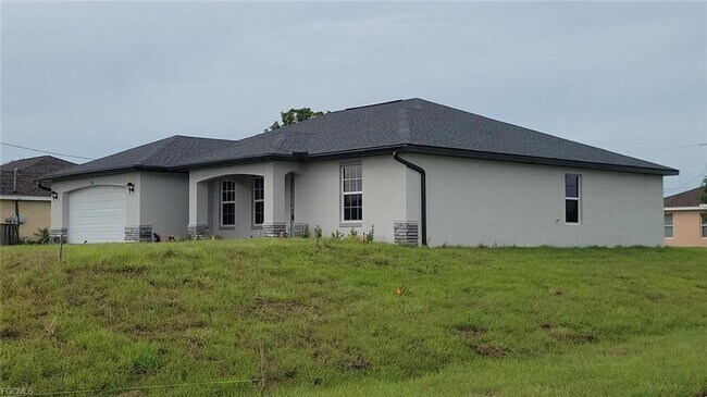 3756 NE 13th Pl in Cape Coral, FL - Building Photo - Building Photo