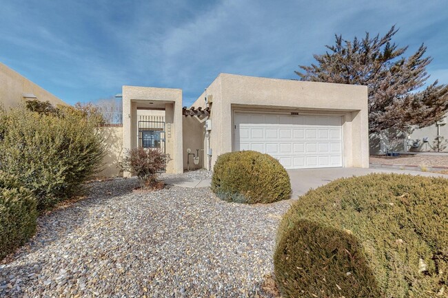 10513 Camino Del Oso NE in Albuquerque, NM - Building Photo - Building Photo