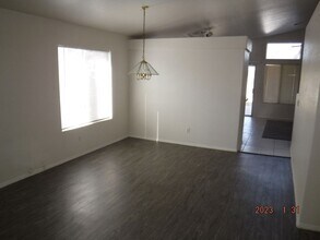 2422 Tottingham Rd in Henderson, NV - Building Photo - Building Photo