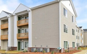 Summit Apartments in Orangeburg, SC - Building Photo