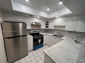 2605 NW 47th Terrace in Lauderdale Lakes, FL - Building Photo