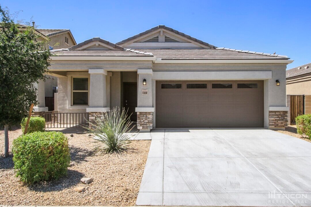17030 N Rosemont St in Maricopa, AZ - Building Photo