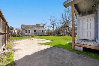 214 N Hagerman St in Houston, TX - Building Photo - Building Photo