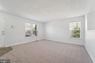 11 Gemstone Ct in Woodlawn, MD - Building Photo