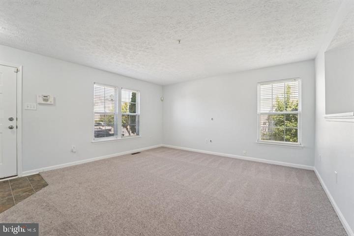 11 Gemstone Ct in Woodlawn, MD - Building Photo