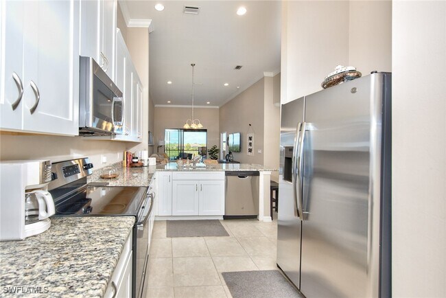 9377 Pocida Ct in Naples, FL - Foto de edificio - Building Photo