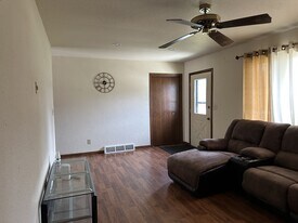 2427 Mallard Dr in Freeport, IL - Building Photo