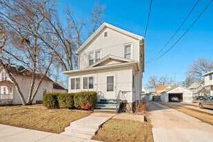841 Cherry St in Oshkosh, WI - Building Photo