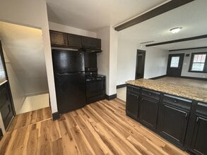 2829 Kenmore Ave in Rockford, IL - Building Photo - Building Photo