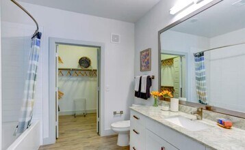 23615 Western Centre Dr in Katy, TX - Building Photo - Building Photo