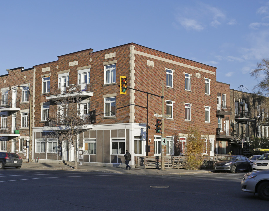 3872-3880 Hochelaga Rue in Montréal, QC - Building Photo