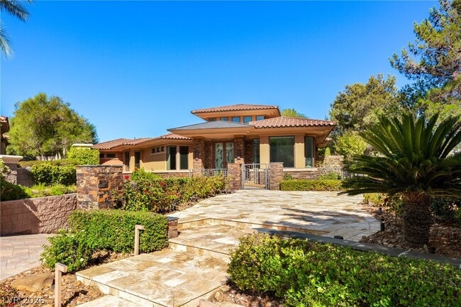 2 Castle Oaks Ct in Las Vegas, NV - Building Photo - Building Photo