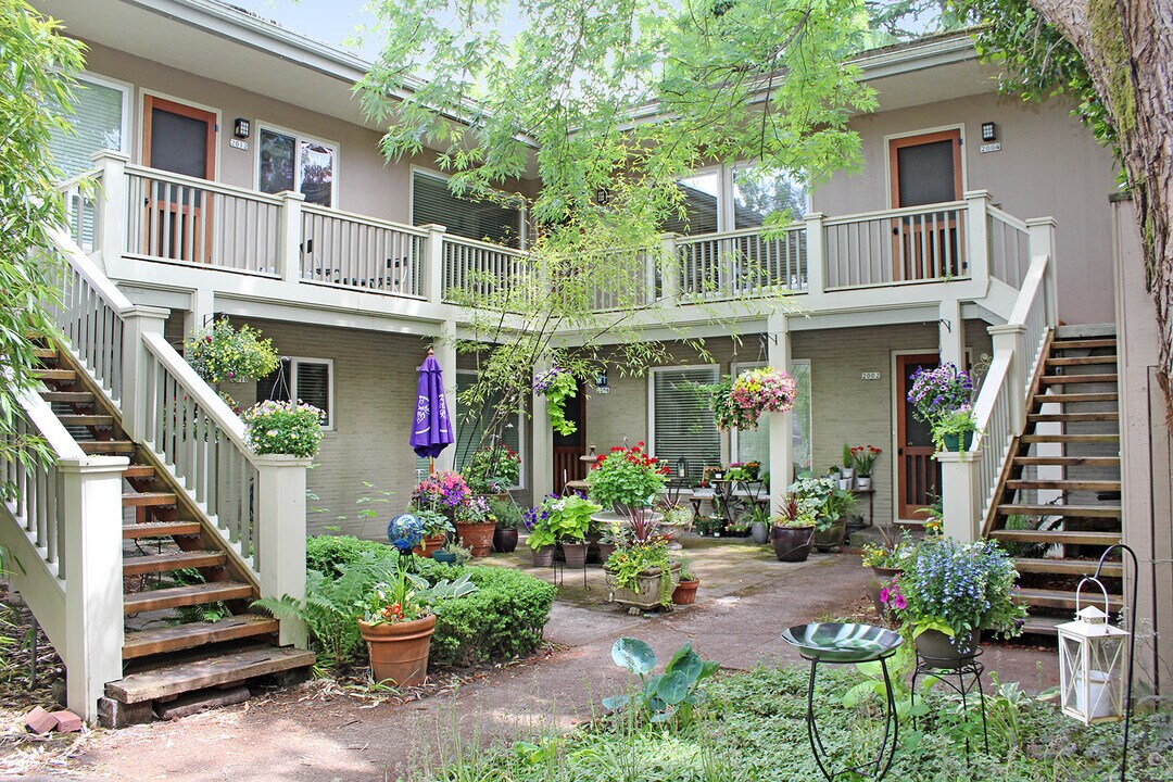 2002-2012-2012 NE 22nd Ave in Portland, OR - Building Photo