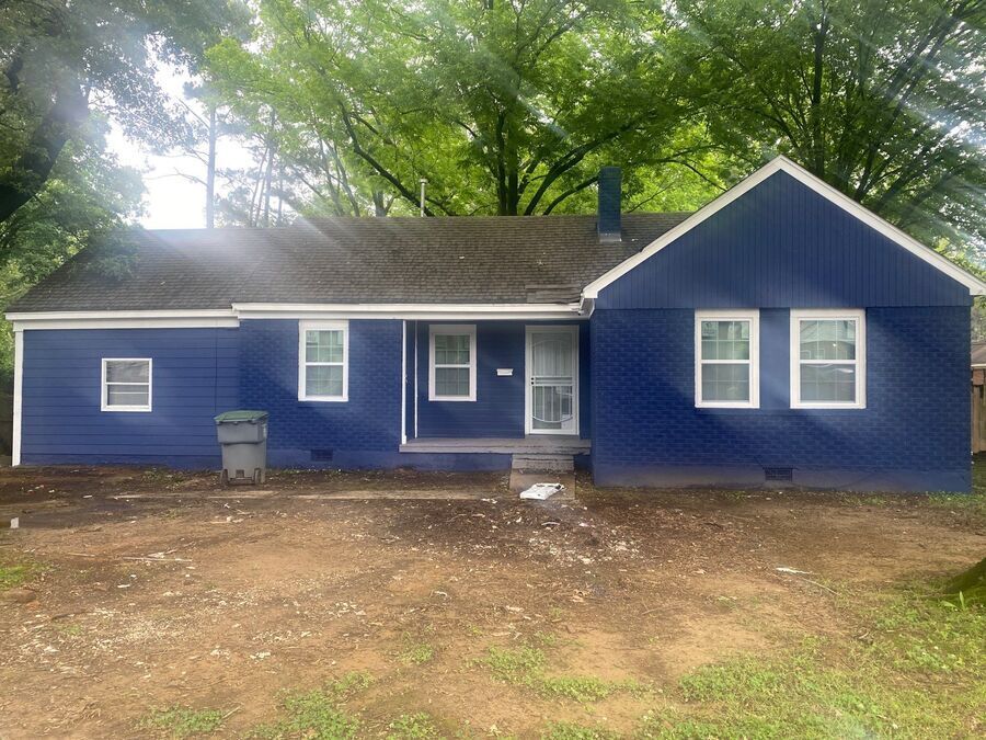 1098 S Highland St in Memphis, TN - Building Photo