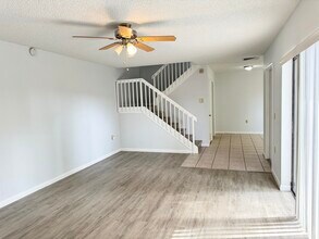 563 Green Springs Pl in West Palm Beach, FL - Building Photo - Building Photo