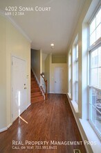 4202 Sonia Ct in Alexandria, VA - Foto de edificio - Building Photo