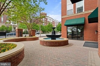 2665 Prosperity Ave in Fairfax, VA - Building Photo - Building Photo