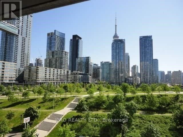 75-675 Queens Wharf Rd in Toronto, ON - Building Photo - Building Photo