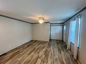 25776 Nuway Ave in Warren, MI - Building Photo - Building Photo