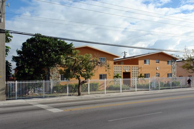 199 W 29th St in Hialeah, FL - Building Photo - Building Photo