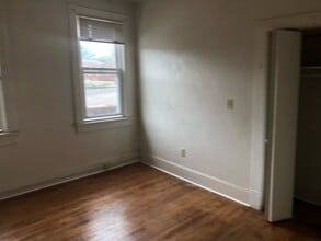 902 Pittsburgh St, Unit 900 B in Springdale, PA - Building Photo - Building Photo