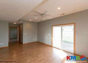 60 Parkview Ct in North Liberty, IA - Building Photo - Building Photo