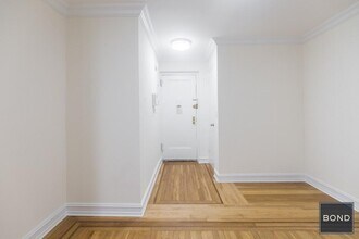 214 E 51st St in New York, NY - Building Photo - Building Photo