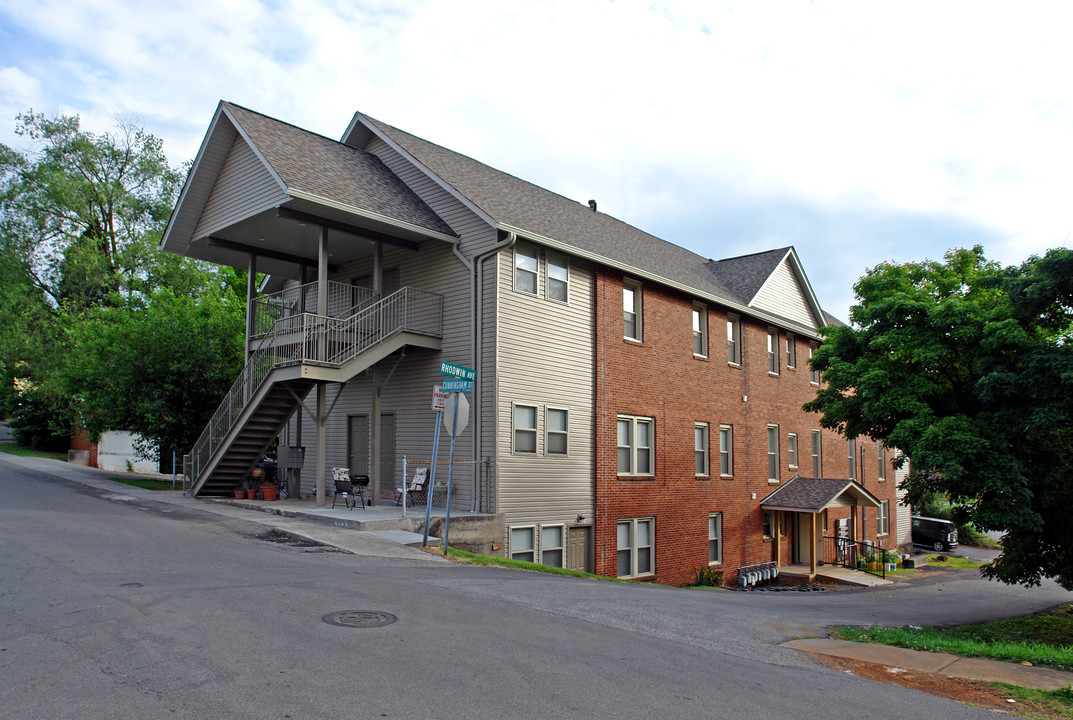 120 Cunningham St in Maryville, TN - Building Photo