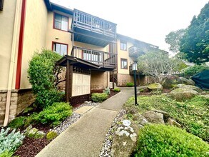 185 Central Ave in Pacific Grove, CA - Building Photo - Building Photo