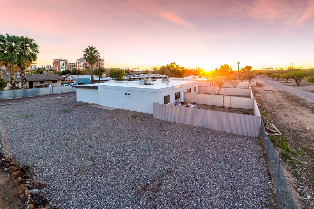 1122/1126 27Th St, in Phoenix, AZ - Building Photo