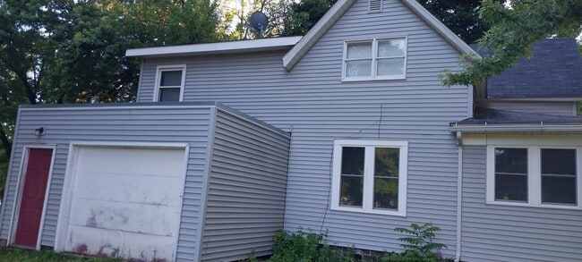 174 4th Ave in Thompson, IA - Building Photo - Building Photo