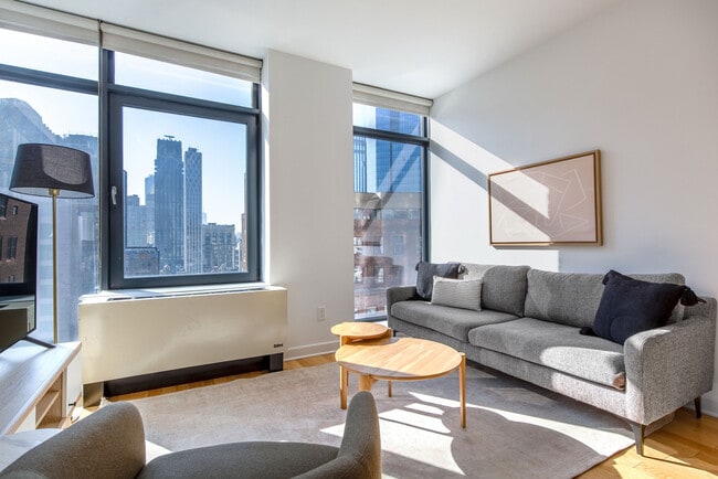 49 E 34th St