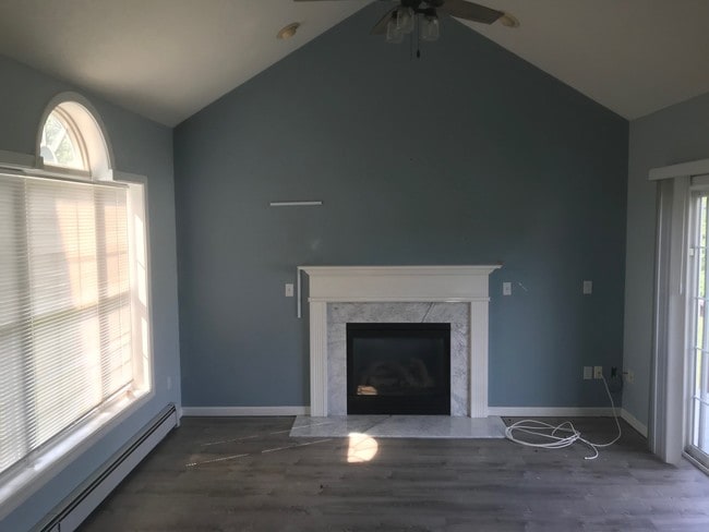 1 Lovley Dr in Southington, CT - Building Photo - Building Photo