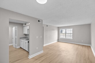 Coventry Gardens Apartments in Grove Hill, AL - Foto de edificio - Building Photo