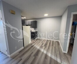 17/19 S. Roosevelt in Walla Walla, WA - Building Photo - Building Photo