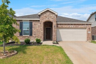 2100 Hummingbird St in Princeton, TX - Building Photo