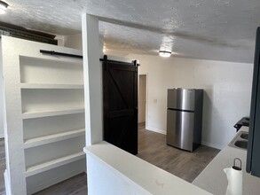 905 E Crenshaw St in Tampa, FL - Building Photo - Building Photo