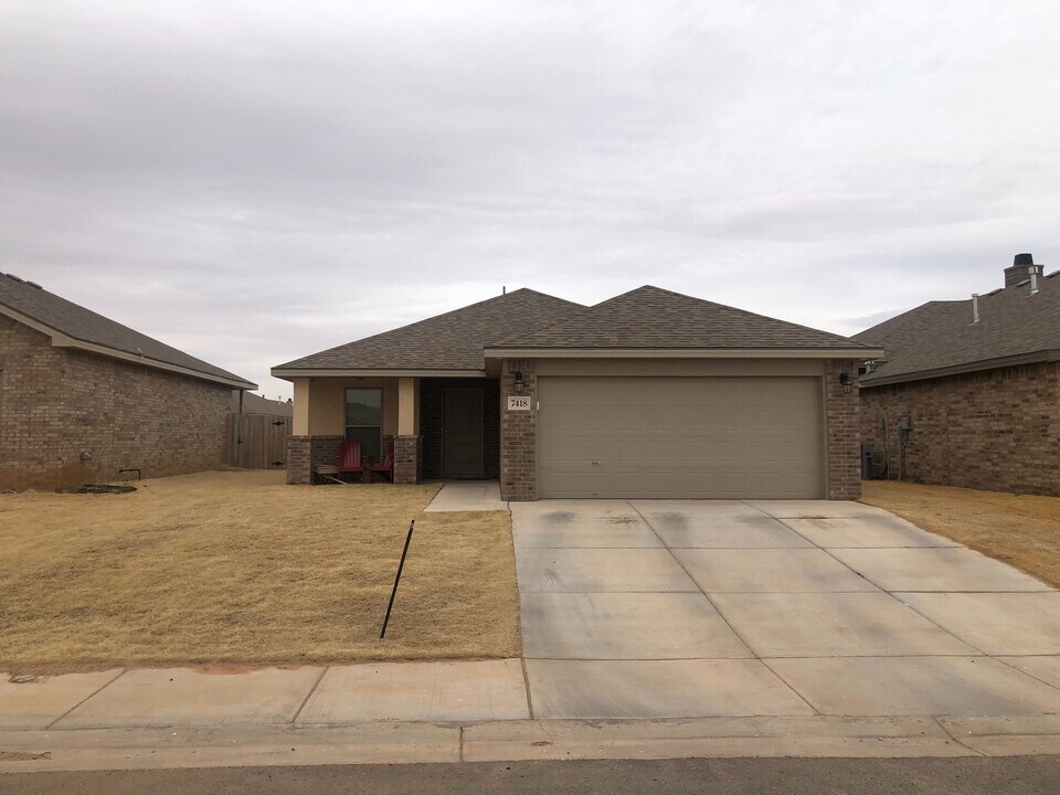 7418 103rd St in Lubbock, TX - Building Photo