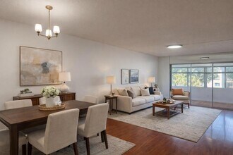 3178 Via Poinciana, Unit 3030 in Greenacres, FL - Foto de edificio - Building Photo